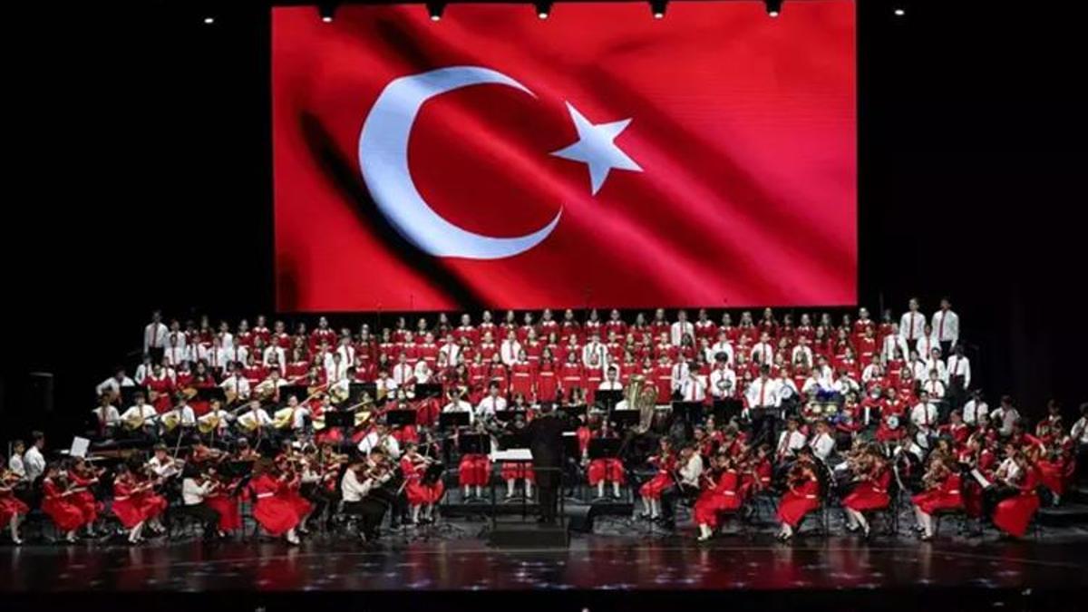 Cumhurbaşkanlığı Çocuk Orkestrası ve Korosu, Dünya Müzik Günü’nde AKM'de sahne aldı
