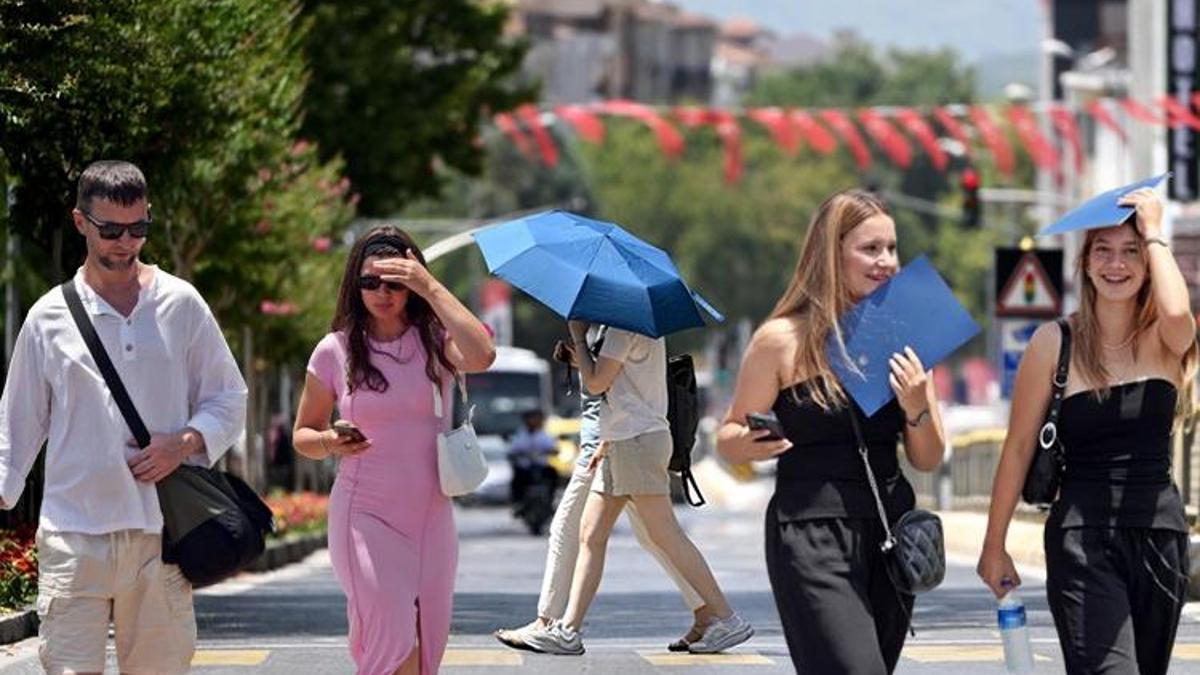 Valilikler art arda uyardı! Saat verilerek duyuruldu: Dışarıya çıkmayın