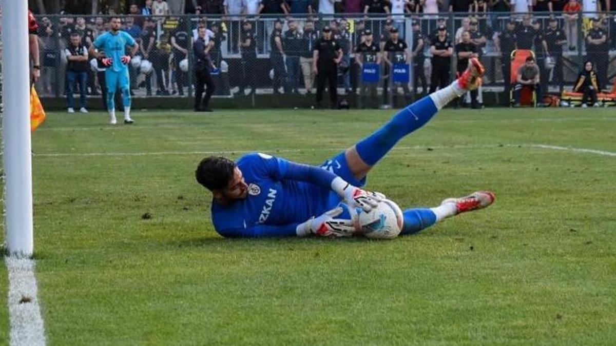 Altınordu'nun 20'lik kaleci gol yemiyor! Süper Lig devleri transfer için sıraya girdi
