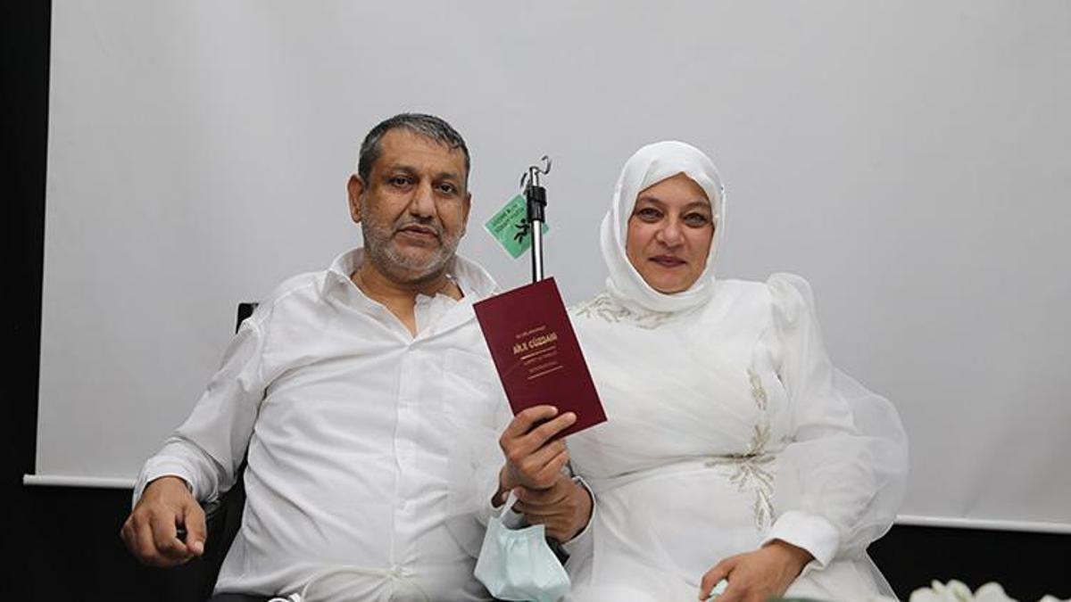 Bursa'da duygulandıran anlar! Kanser tedavisi gördüğü hastanede dünyaevine girdi