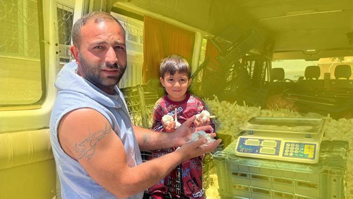 Kahramanmaraş'tan yola çıktılar! Ekmek parası için minibüste yaşıyorlar