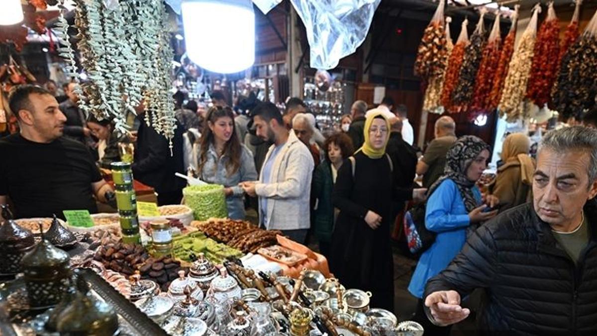 Sadece Gaziantep'te yapılıyor! Ondan başkası bilmiyor, 3 ay sürüyor, tanesi araba fiyatına satılıyor