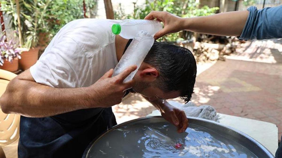 Adana'yı kavurucu sıcaklar bastırdı, fırın ustalarının zorlu mesaisi başladı