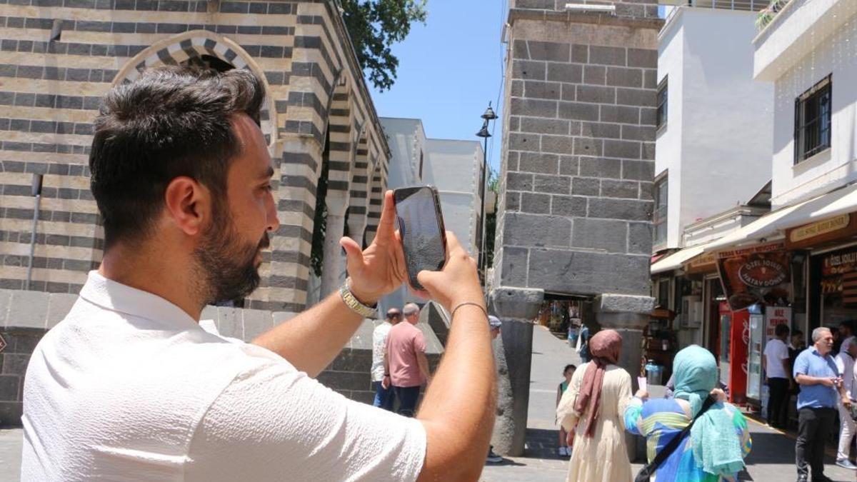 Diyarbakır'a onun sayesinde turist yağıyor! Bu işi yapmak için para bile almıyor