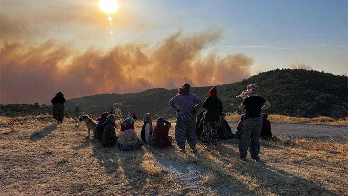 Türkiye'nin ciğerleri yanıyor! Müdahale havadan ve karadan devam ediyor