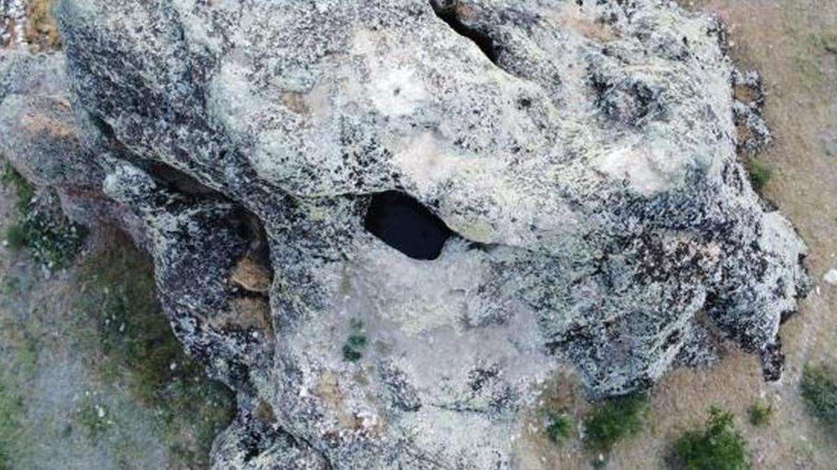 Yozgat'ta dağın tepesinde, duyanlar görmeden edemiyor: Duaları kabul oldu, bir anda taşa döndü