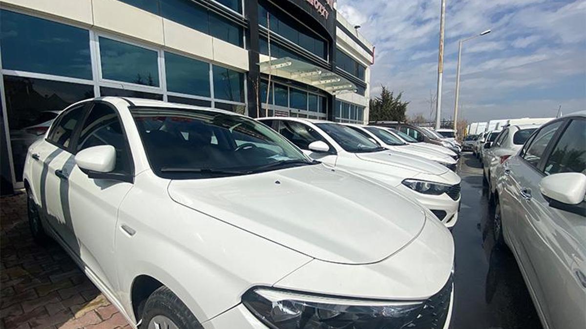 Faiz indirimi gelecek mi? İkinci el araba piyasasında yaprak kıpırdamıyor
