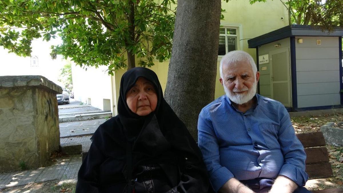 İhanetin böylesi görülmedi! Borçlarını ödediği kızı ve damadı tarafından kendi evlerinden kovuldular: Günlerini camide geçiriyorlar
