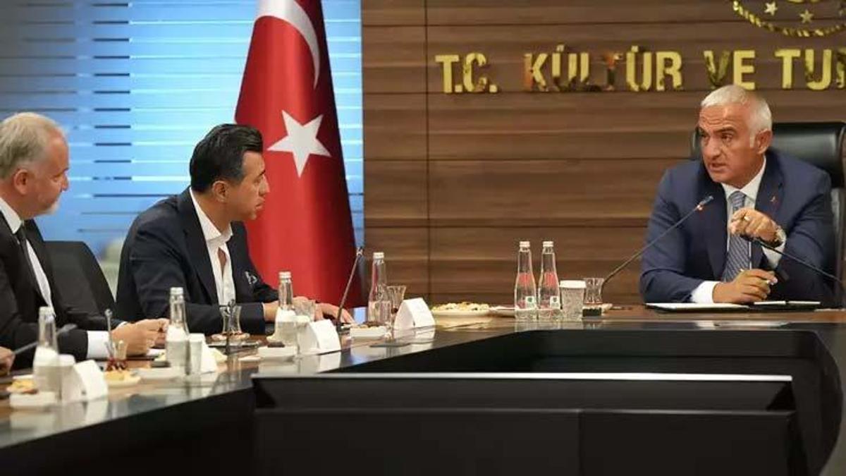Bakan Ersoy, BETUYAB Yönetim Kurulu Başkanı ve üyelerini kabul etti
