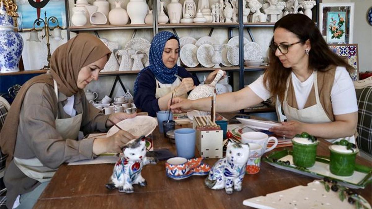 Trabzonlu üç kız kardeş hobi olarak başladı, e-ticaret ile para kazanınca işi büyüttüler