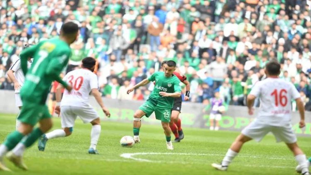 Ayrılığı Bursaspor taraftarını üzmüştü: Yeni adresi belli oldu