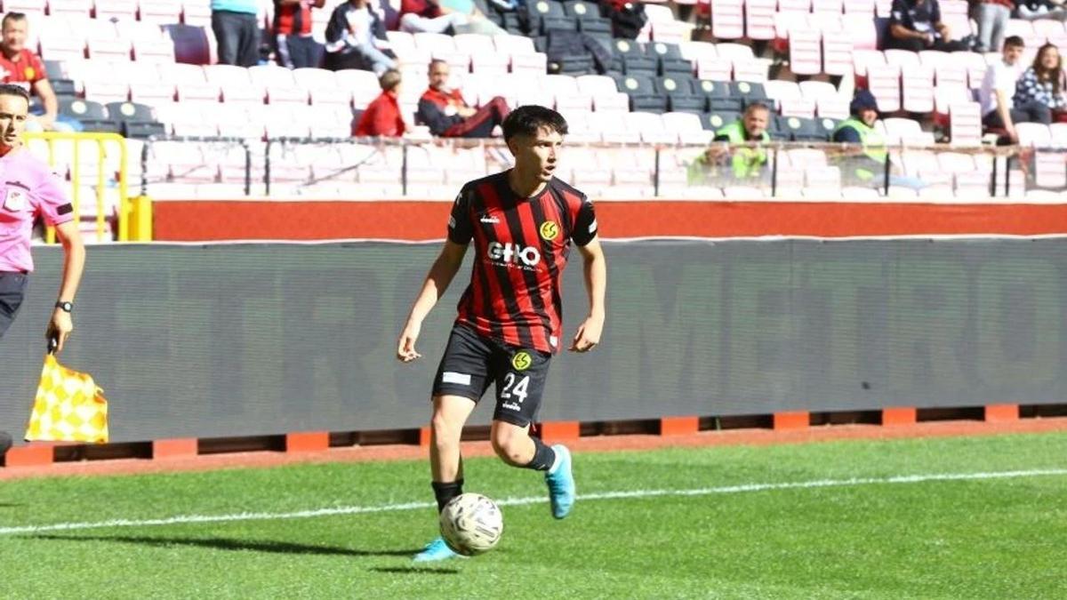 Eskişehirspor'a kötü haber: 20 yaşındaki genç yıldıza kancayı taktılar