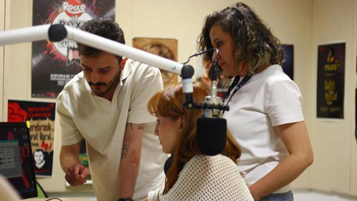 Anadolu Üniversitesi'nde geleceğin radyocuları yetişiyor: Radyo A'da stajyerler mikrofon başında