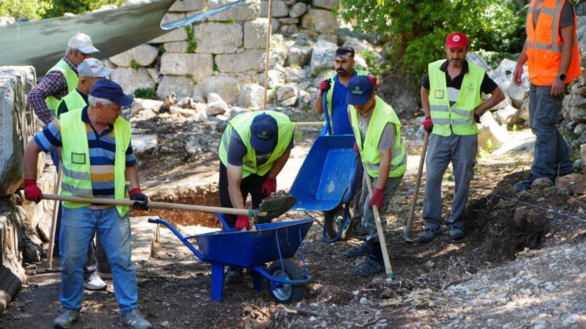 Saklı tarih gün yüzüne çıkıyor! Antik kentte ilk kazı başladı