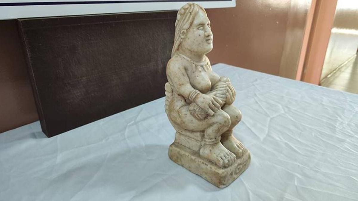 Bursa'da ele geçirildi: Tam bin 700 yıllık, yurt dışına kaçırılırken yakalandılar