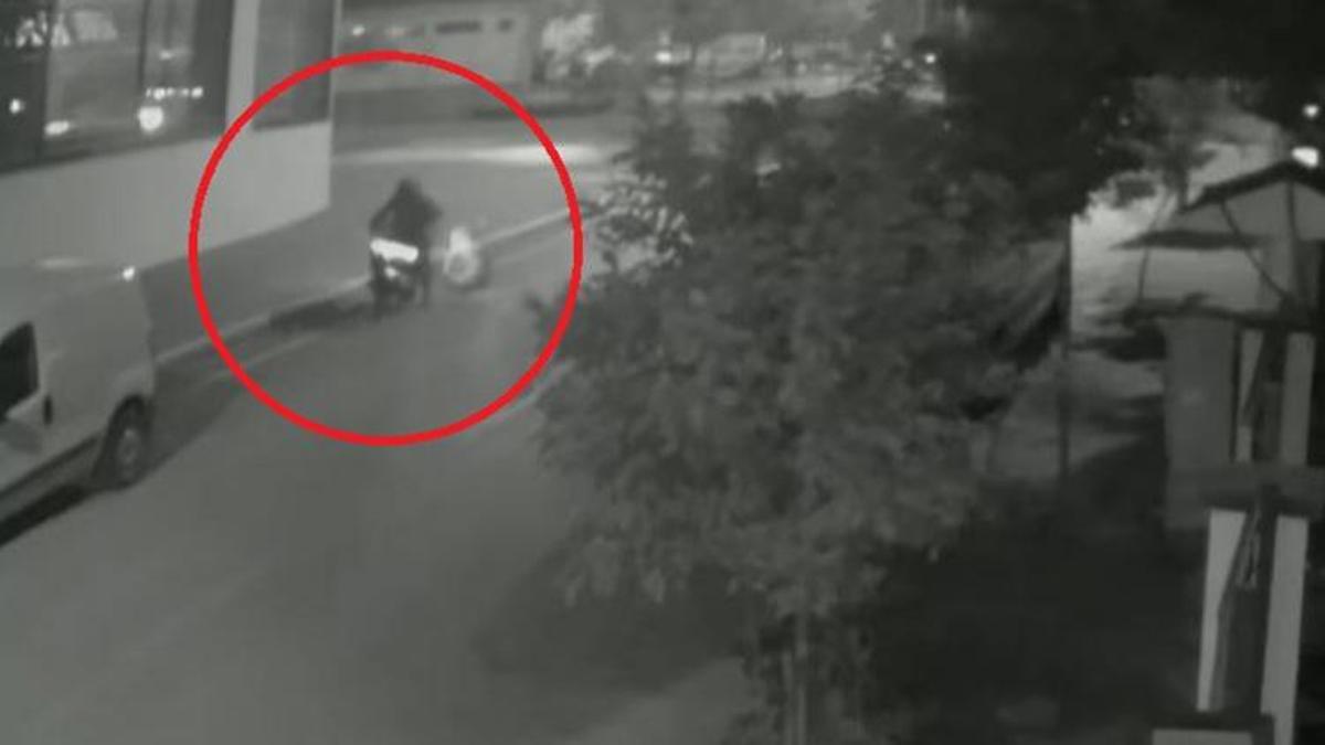 Adana'da korkunç kapkaç olayı: Çantasını bırakmayan kadın metrelerce sürüklendi!