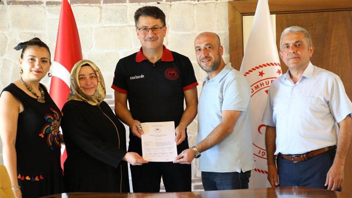 Eskişehir'de hayvan yetiştiriciliğine başlayan kadına devlet desteği