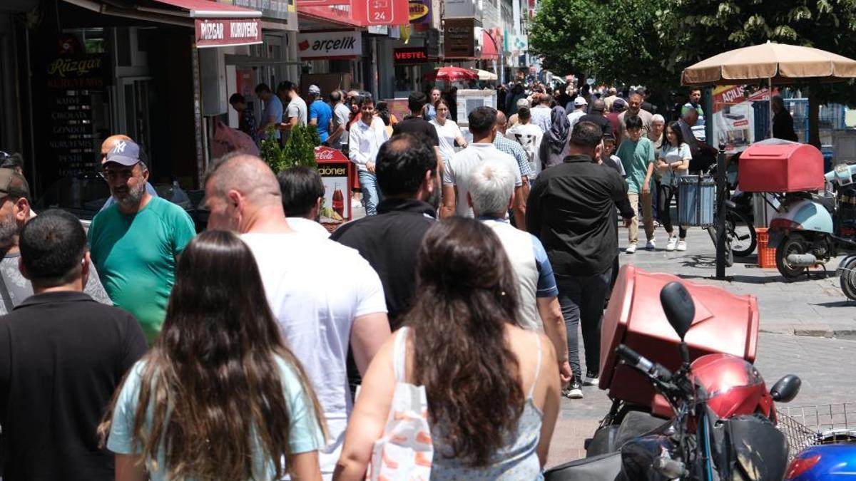 Türkiye'nin göç verileri açıklandı! En çok 20-24 yaş grubundaki nüfus göç etti