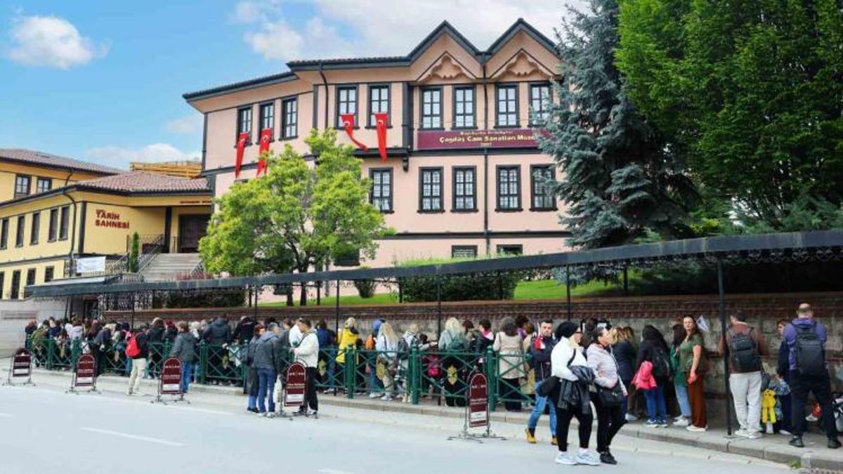 Eskişehir ilçeleri isimleri ve nüfusu nedir? Eskişehir'in merkez ilçeleri hangisi?