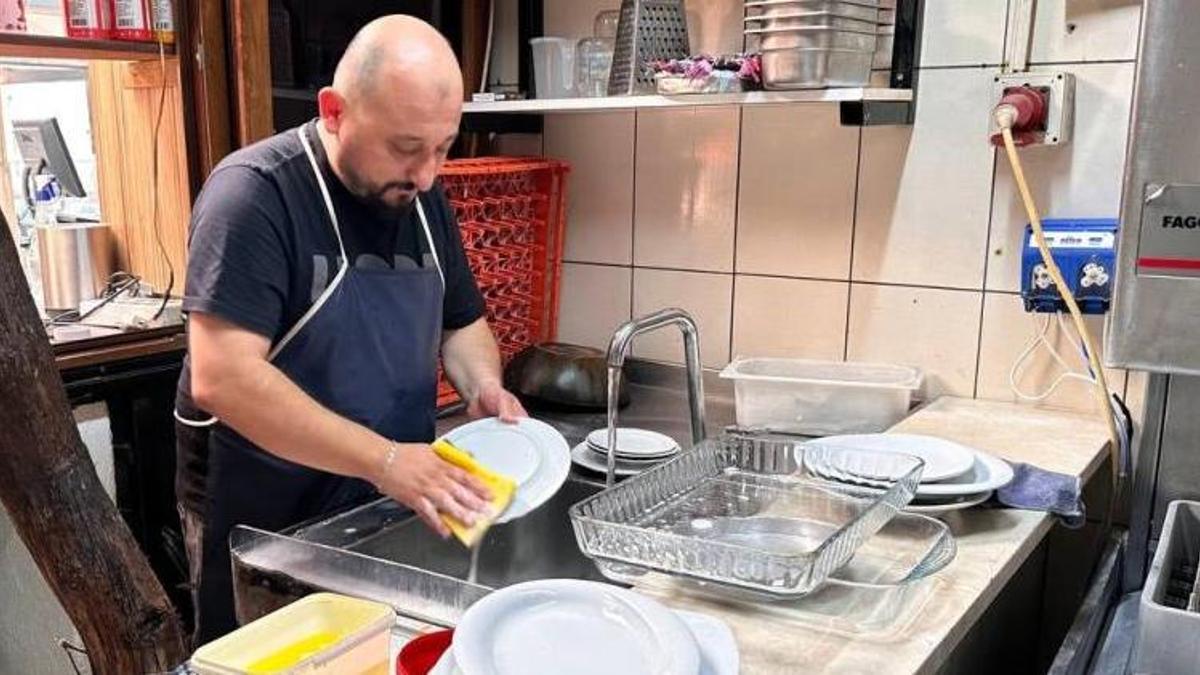 Bulaşıkçıydı şimdi patron oldu! Bursa'da 24 yıl çalıştığı yeri satın aldı