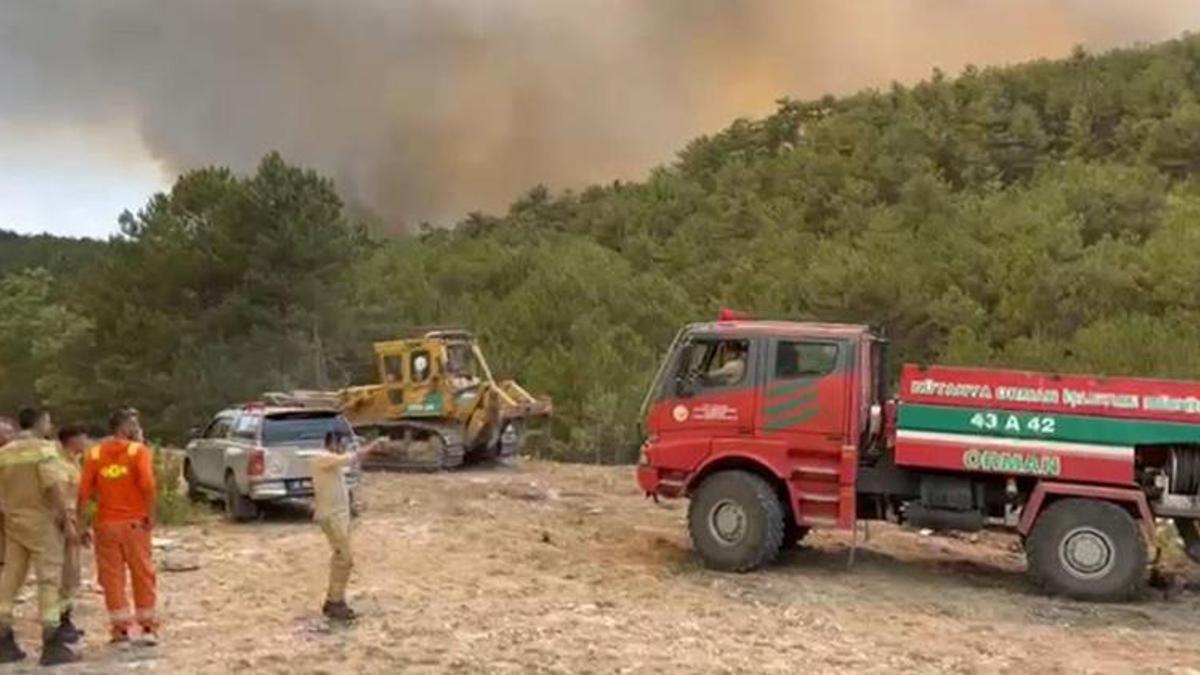 Eskişehir Orman Bölge Müdürü ve ekibi yangının ortasında mahsur kaldı!