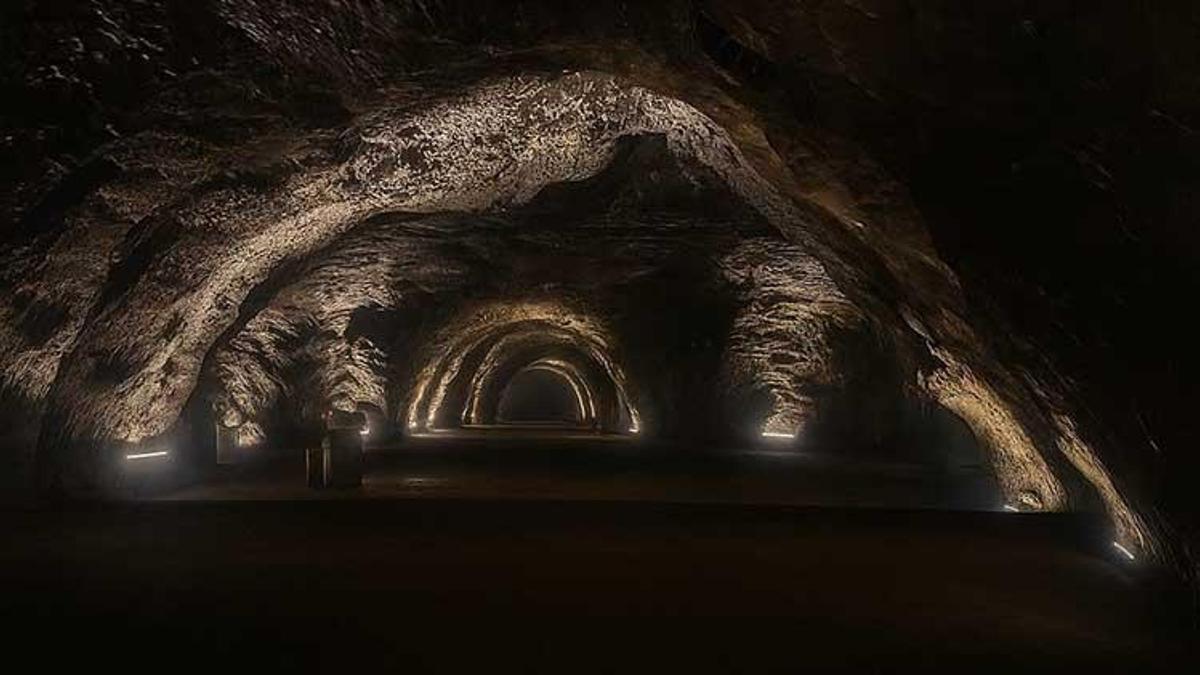 Termometreler resmen alev aldı, vatandaş yerin 150 metre altına koştu!
