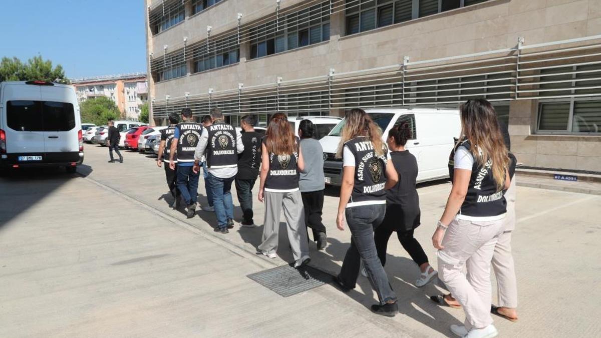 "Beyaz eşya tamircisiyiz" deyip 6 milyon liralık vurgun yaptılar