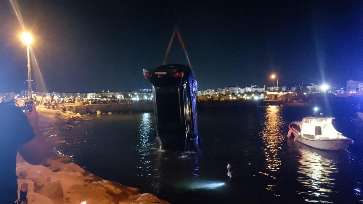 İstanbul- Silivri'de otomobil denize düştü: içindeki kişi son anda kurtuldu