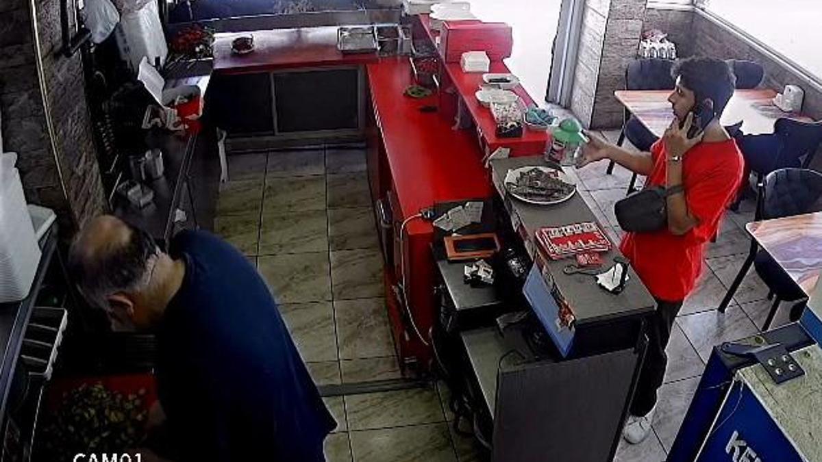 İstanbul- Esenyurt’ta dükkandaki sadaka kutusunu çalan şüpheli kamerada