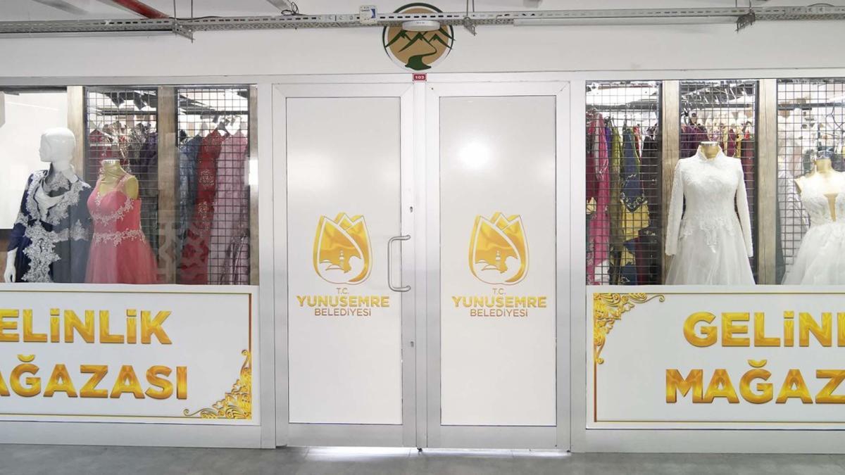 Yunusemre Belediyesi'nin gelinlik kiralama hizmeti sürüyor