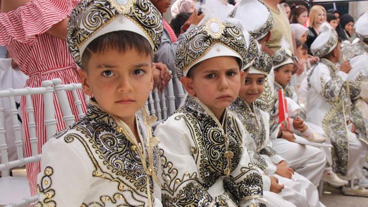 Sivas'ta eşsiz miras yaşatılıyor! 'Hayır şartı' gereği sünnet şöleni gerçekleştirildi