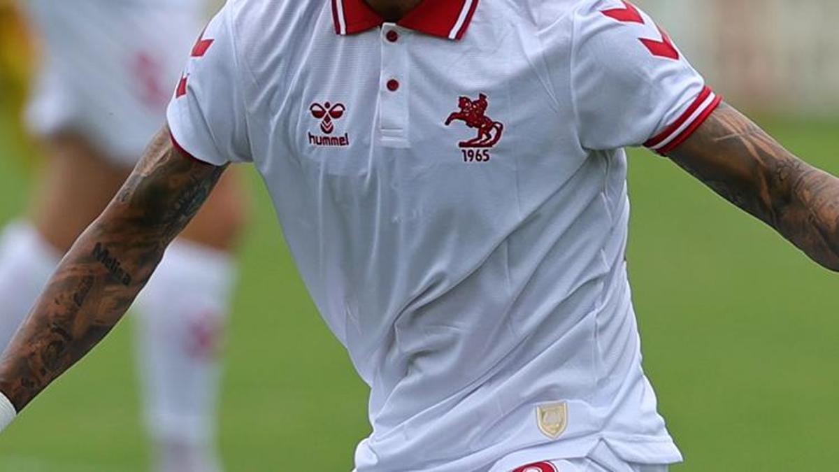 Samsunspor bir transferi daha bitirdi! 19'luk genç yıldız imzayı attı