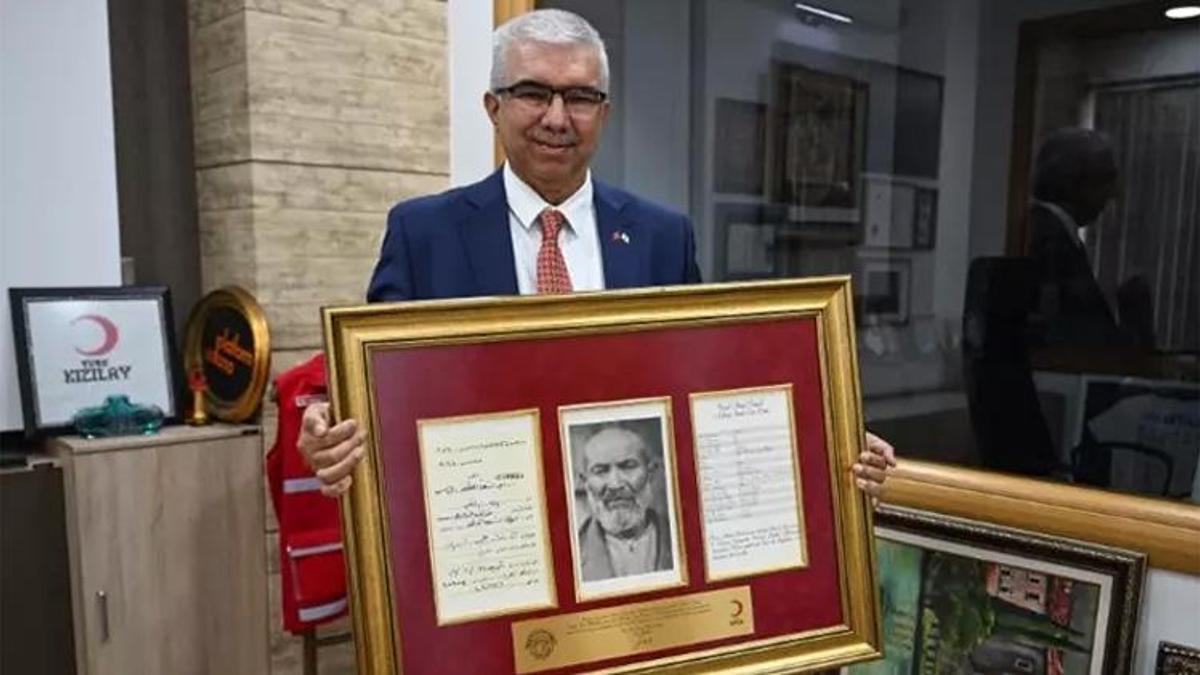 Filistin cephesinde İngilizlere esir düşen dedesinin mektubuna 107 yıl sonra kavuştu