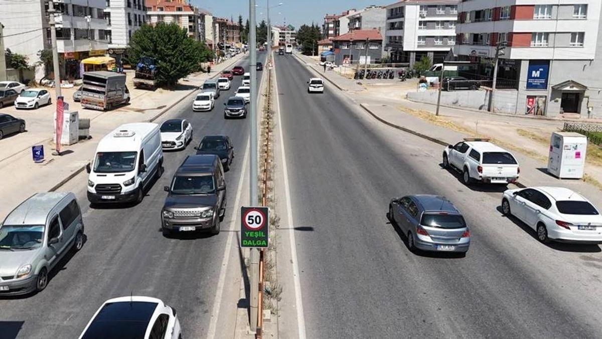 Eskişehir'de 5 kavşakta yeni uygulama başladı! Kural tamamen değişti: Onlar ışıklarda beklemeyecek
