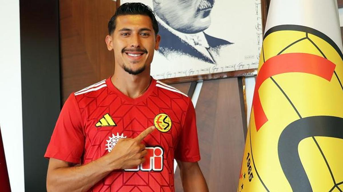 Eskişehirspor'un yeni sağ beki hayırlı olsun!