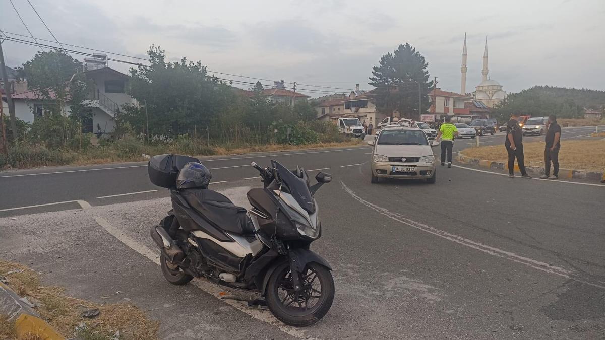 Tosya'da otomobil ile motosiklet çarpıştı: 1 yaralı