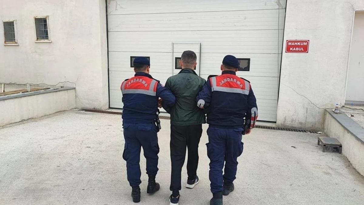 Eskişehir'de aracında uyuşturucu ele geçirilen şüpheli tutuklandı