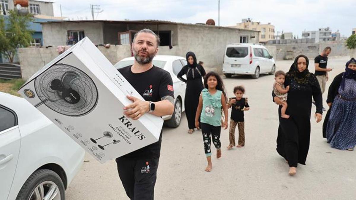 Adana'da yürekleri serinleten hareket: İhtiyaç sahiplerine vantilatör dağıttı