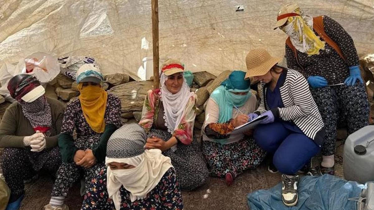 Hakkari Yüksekova'da berivanlara süt hijyeni eğitimi verildi