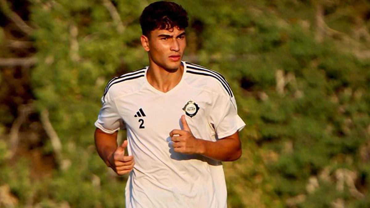 Galatasaray, Beşiktaş'ın ilgilendiği 16'lık yıldızı Altay altyapıya gönderdi