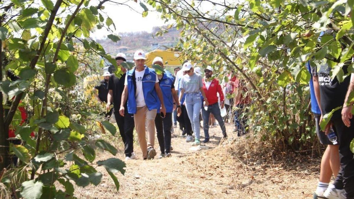 Zonguldak'ta fındık tarlası gönüllülerin spor sahası oldu!