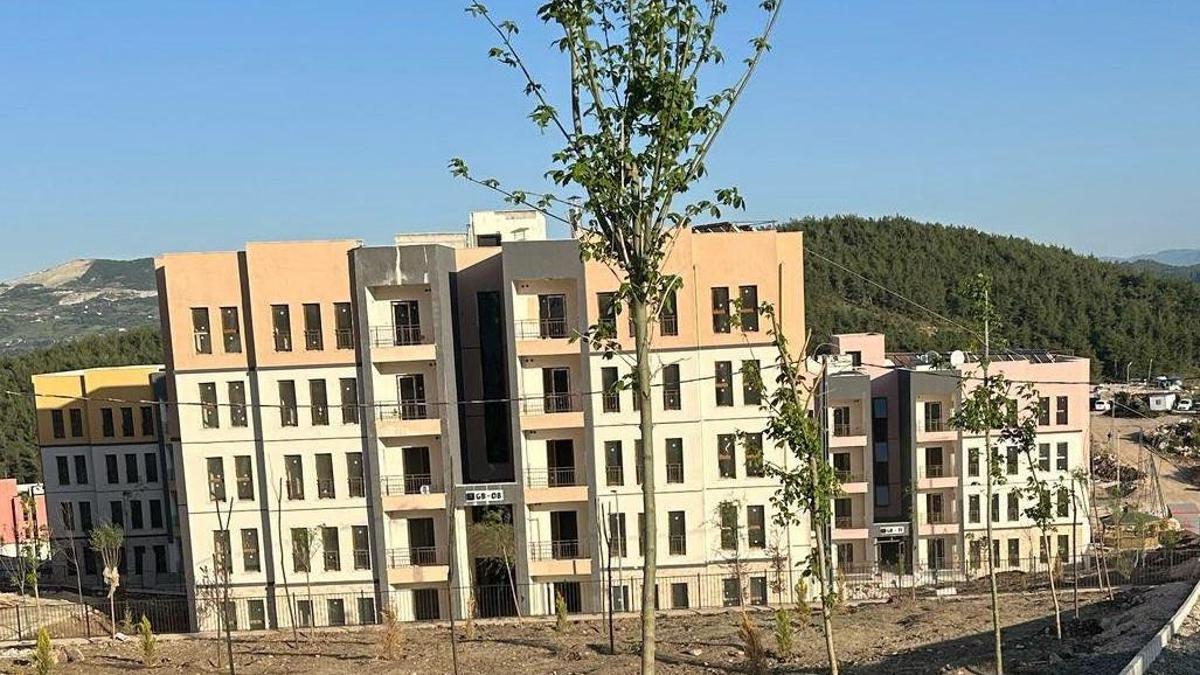 Yayladağı’nda TOKİ konutları başvuruları başladı