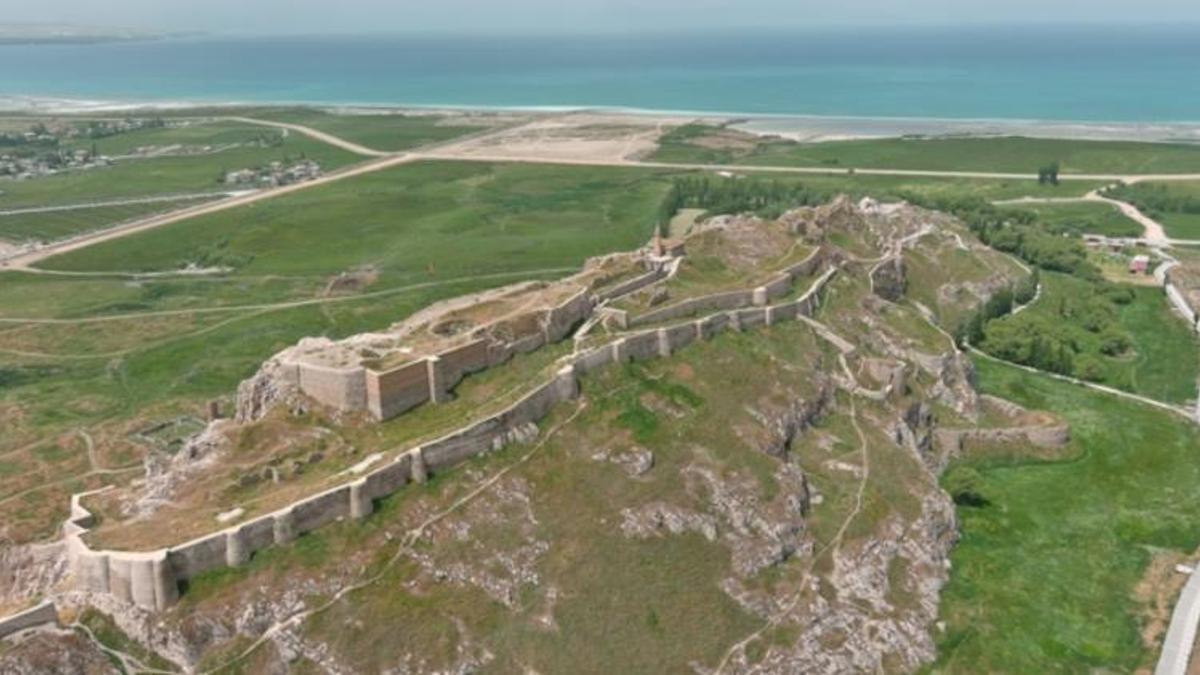 Van'ın tarihi mirası: Van Kalesi