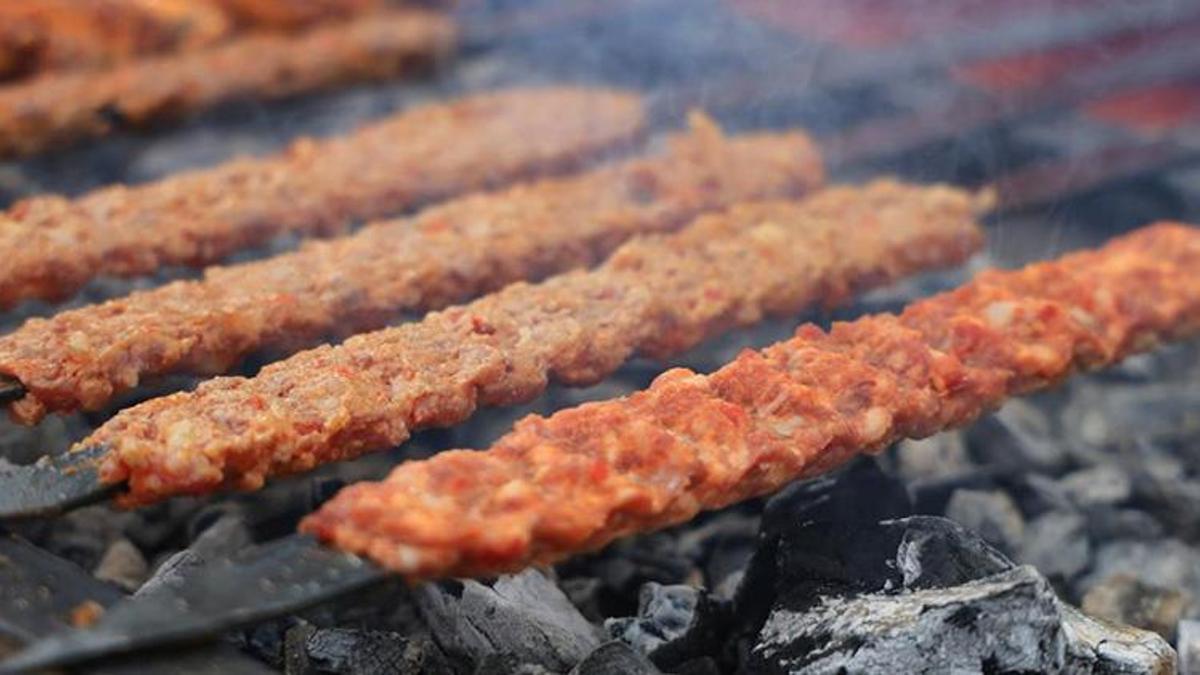 Yediğiniz kebap gerçek Adana kebap olmayabilir: Uzmanı o püf noktasını açıkladı: 'Dağılmıyorsa...'