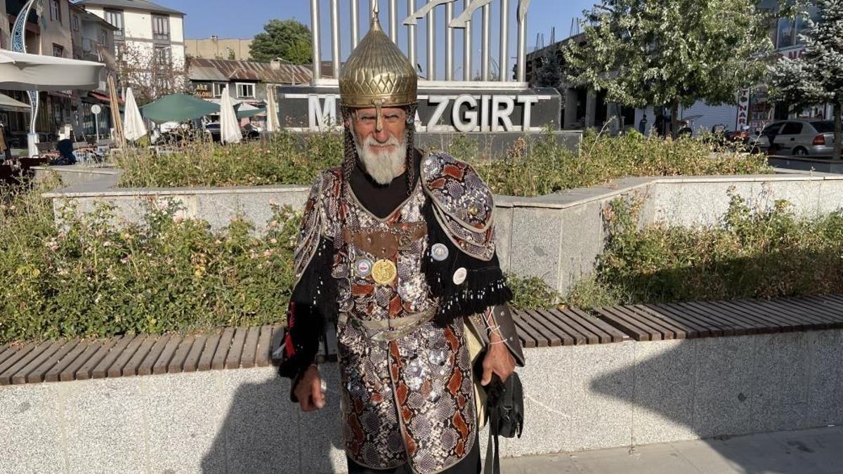 Yıllar önce askerlik yaptığı topraklara bambaşka şekilde döndü! Malazgirt Kalesi'ni yeniden fethetti