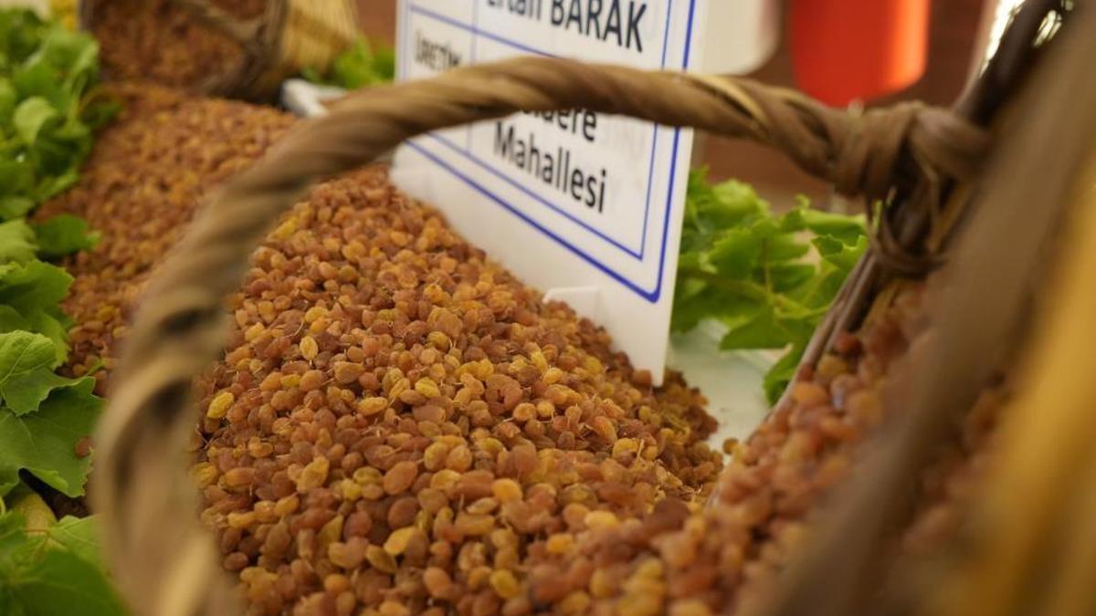 Manisa'da siftah yapıldı! Yılın ilk ürünü 3 bin 500 TL'den alındı