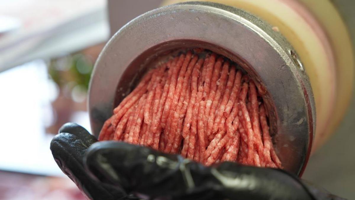 Cezalar arttı ama sağlık düşmanları durmuyor! Et ürünlerinde sahtecilik sürüyor