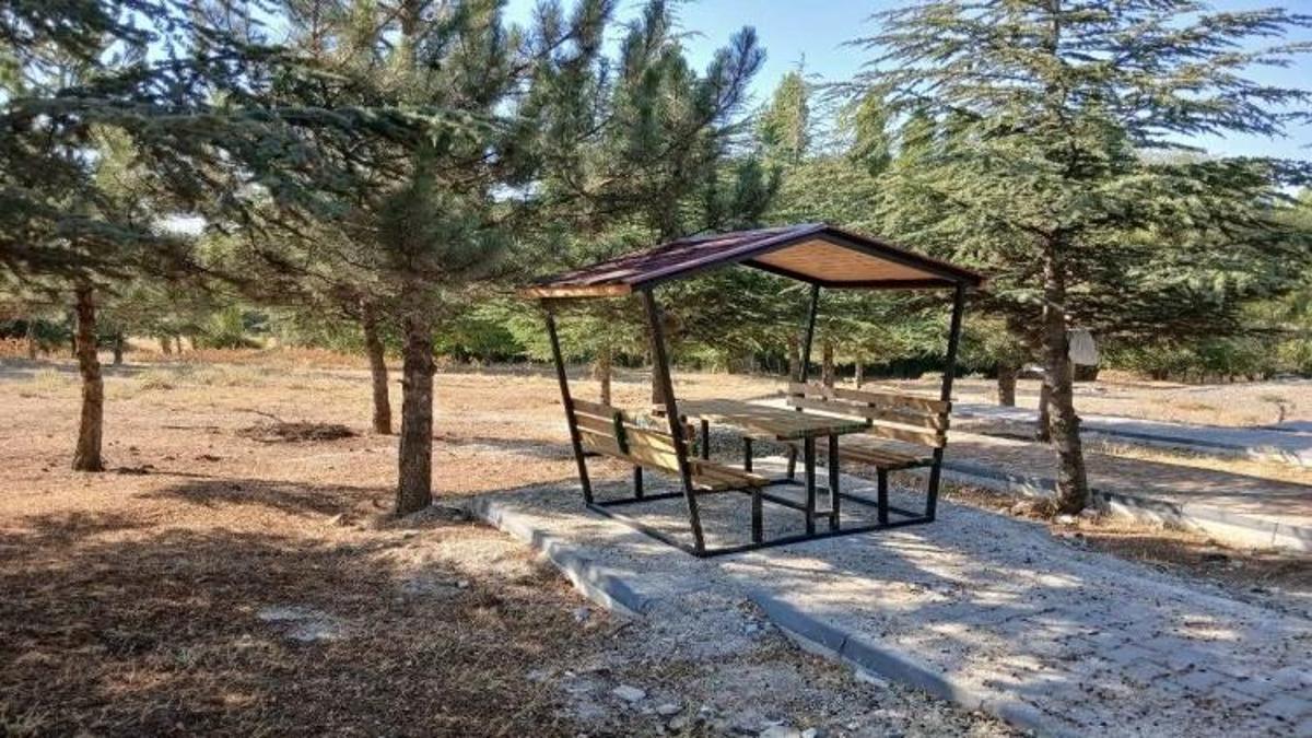 Eskişehir'de vatandaşın yüzünü güldüren çalışma: Bir park daha yenilendi