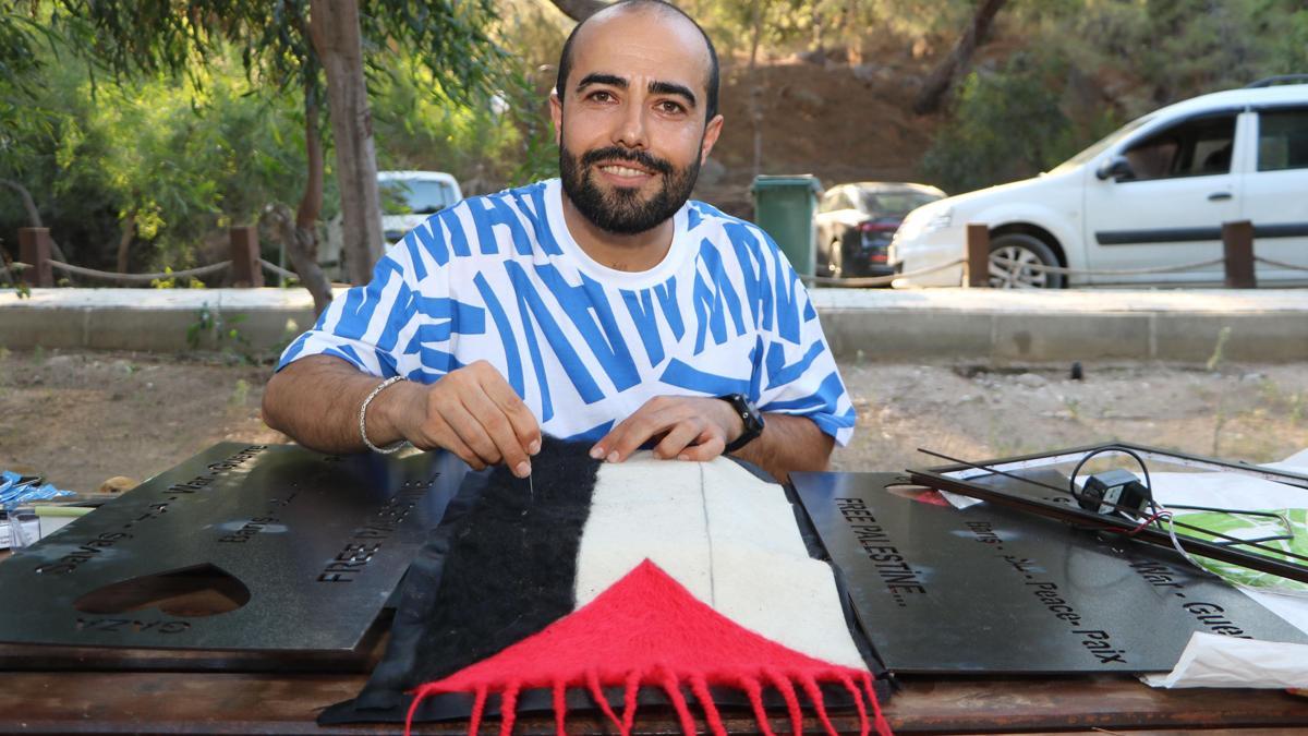 Çalıştayda keçeden Filistin bayrağı yaptı