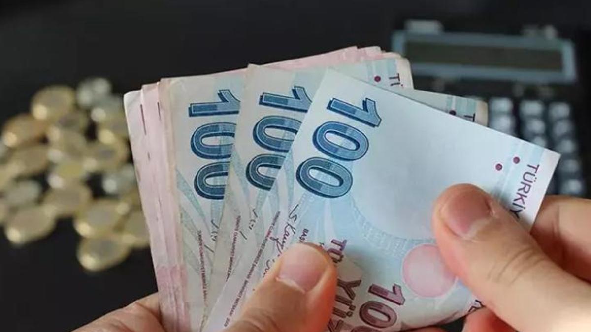 Kendisi emekli olan kadın babasının maaşını alabilir mi?
